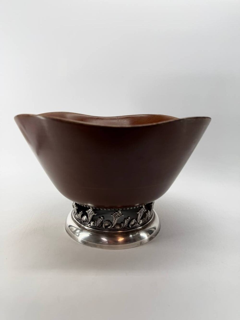 Brown Decorative Pedestal Bowl Silver Tone Fruit Vine Design 3.00 lb
